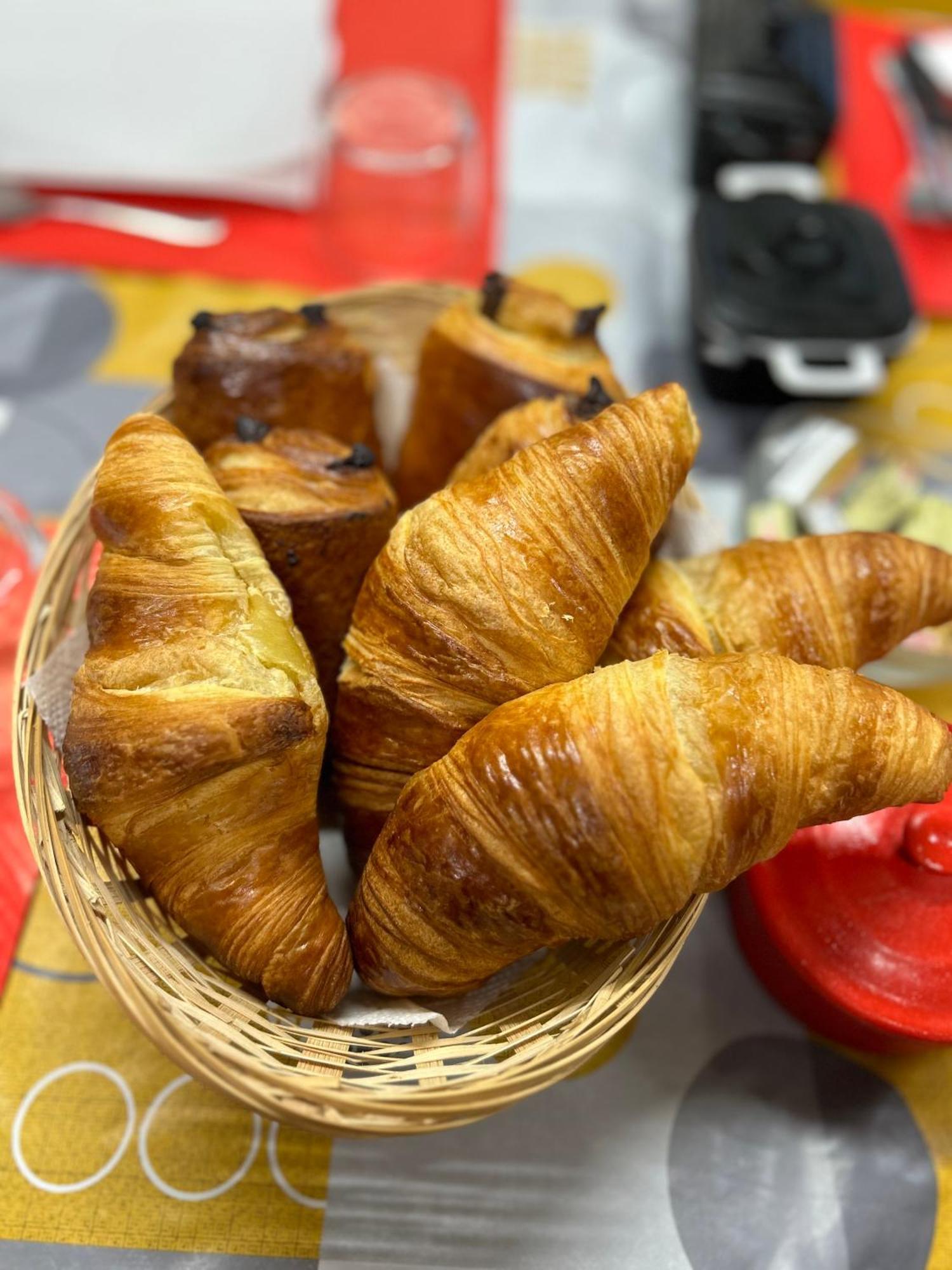 La Cheminee - Chambres D'Hotes Avec Bar-Restaurant Tardets-Sorholus Екстер'єр фото